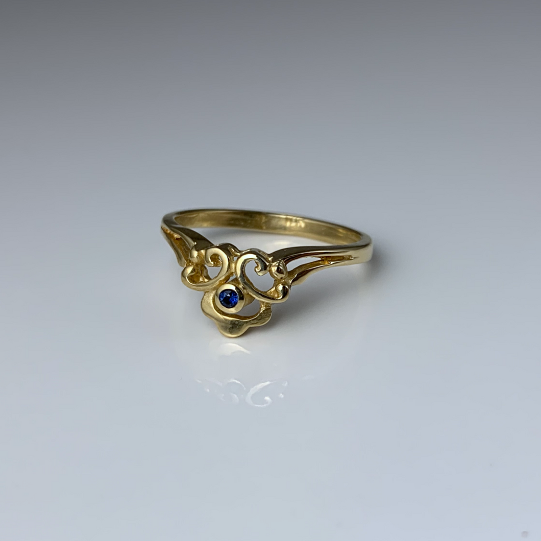 18 karat sapphire ring