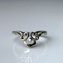 Load image into Gallery viewer, 18 karat white gold diamond ring
